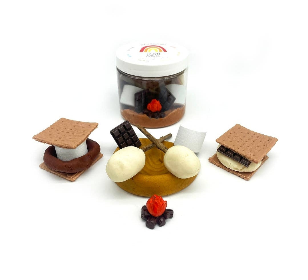 S'Mores Play Dough-to-go Kit